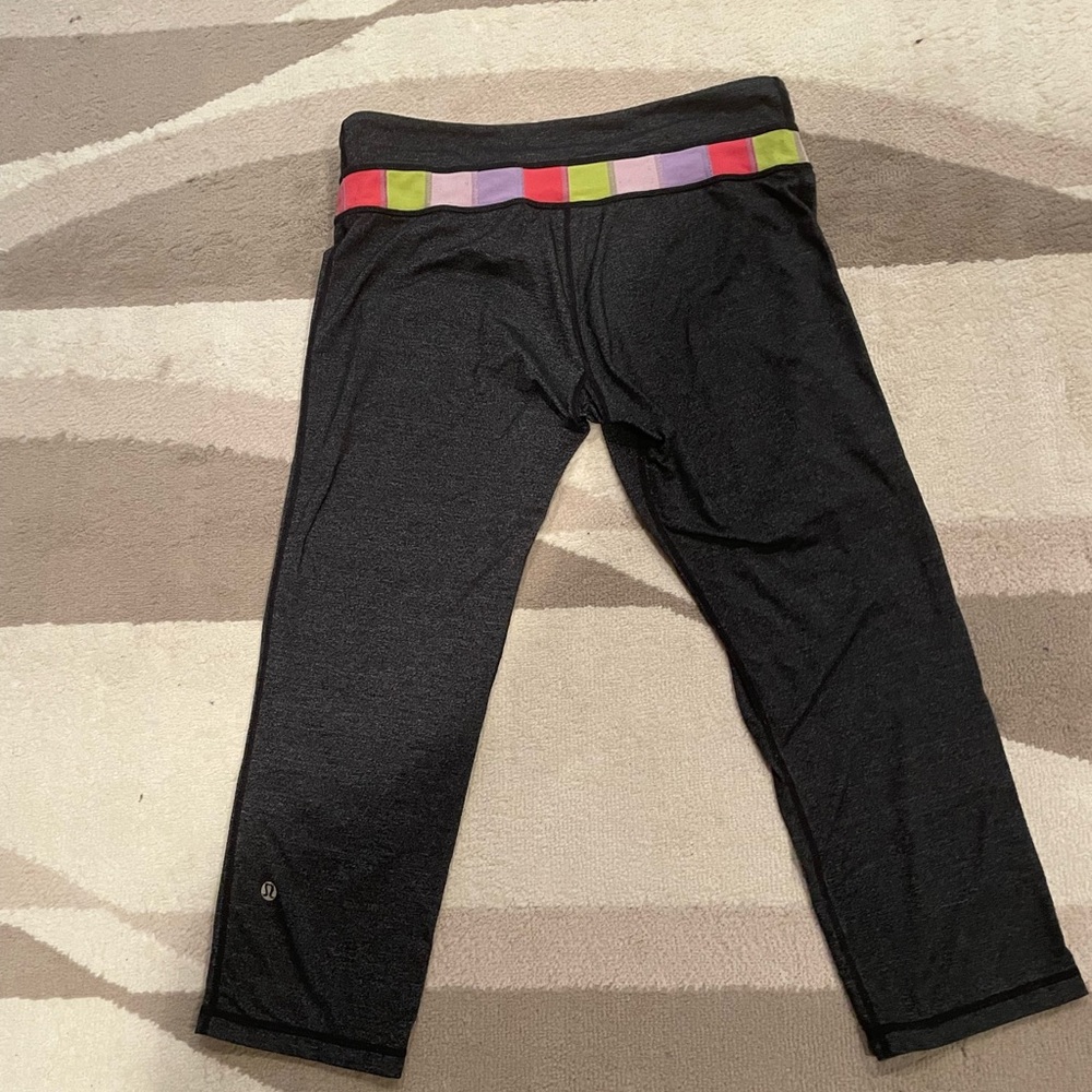 Lululemon wunder under color block waist capris size 10 vintage